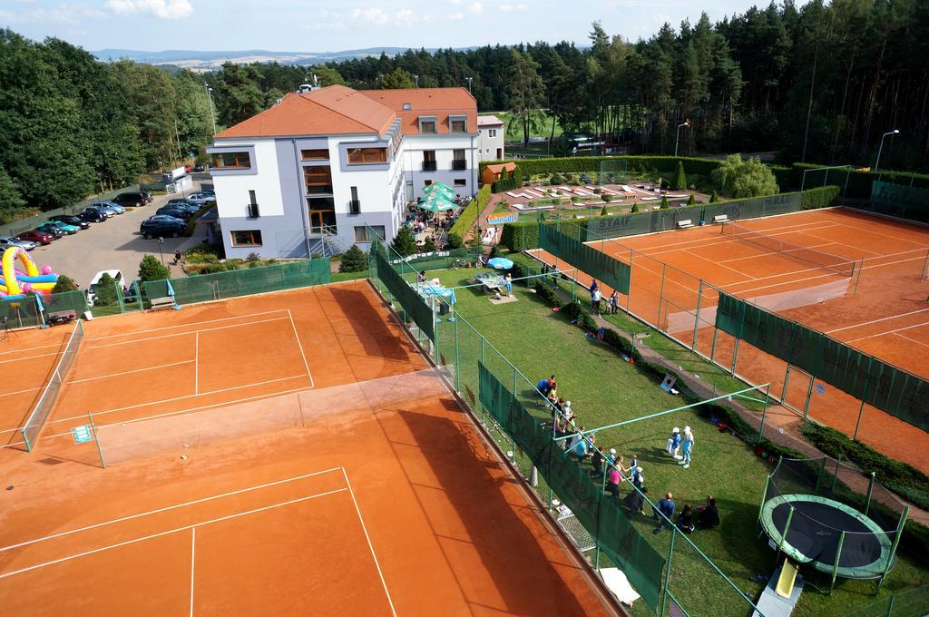 Hotel Sport Zruc Bagian luar foto