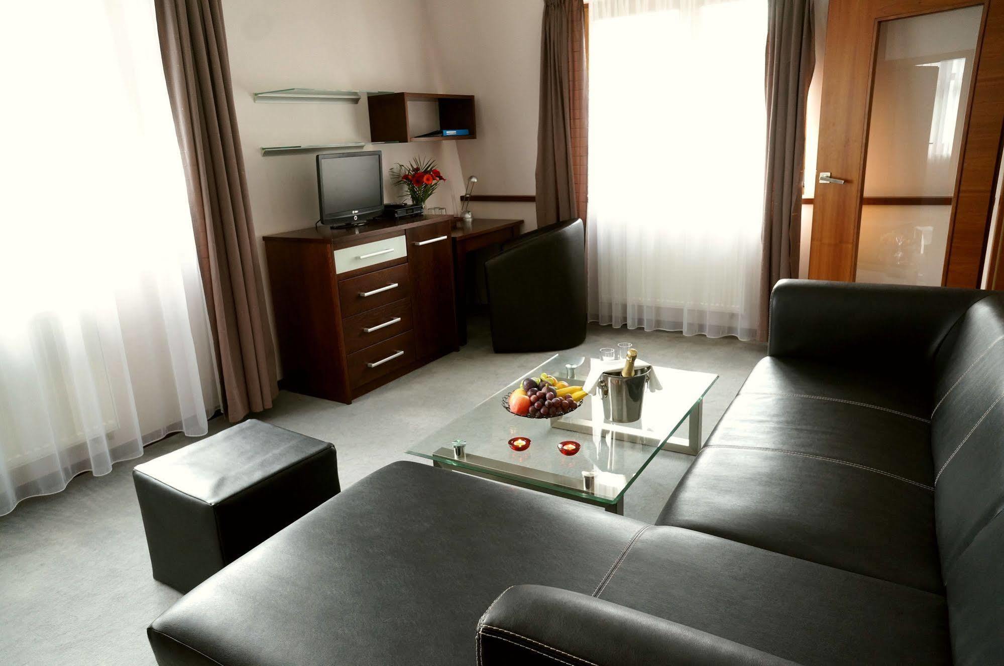 Hotel Sport Zruc Bagian luar foto