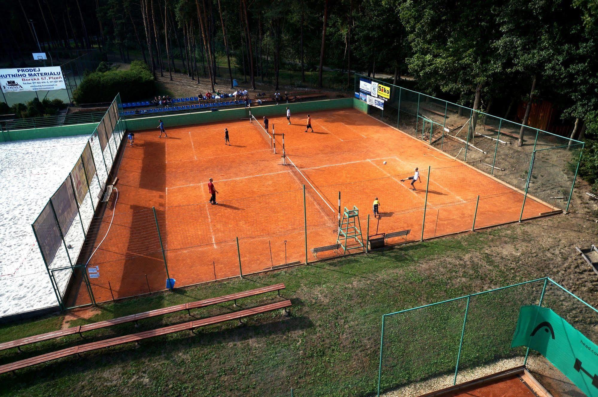 Hotel Sport Zruc Bagian luar foto